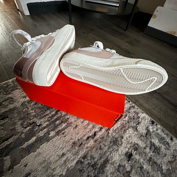 Nike Blazer - Picture 3 of 11